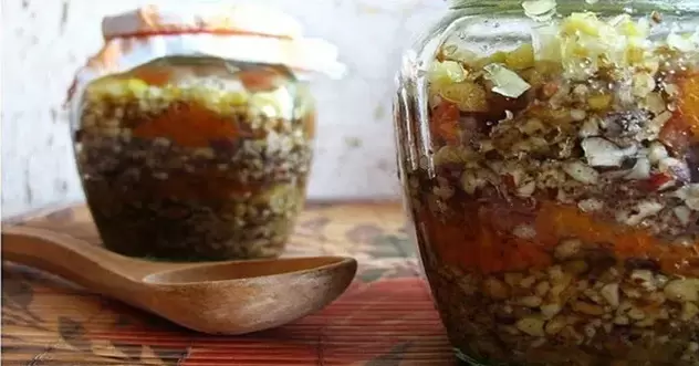 intxaur nahasketa eztiarekin potentziarako